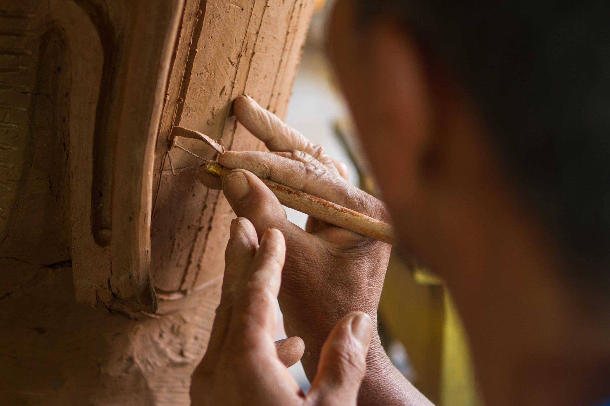Close,Up,Potter,Artist,Working,On,Clay,Pottery,Sculpture,Fine